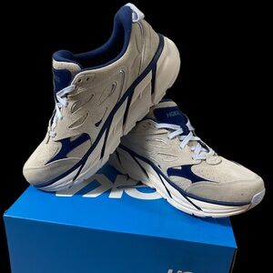 🔥HOKA CLIFTON SUEDE Men's Beige and Navy Athletic LifeStyle size 10.5 * NEW